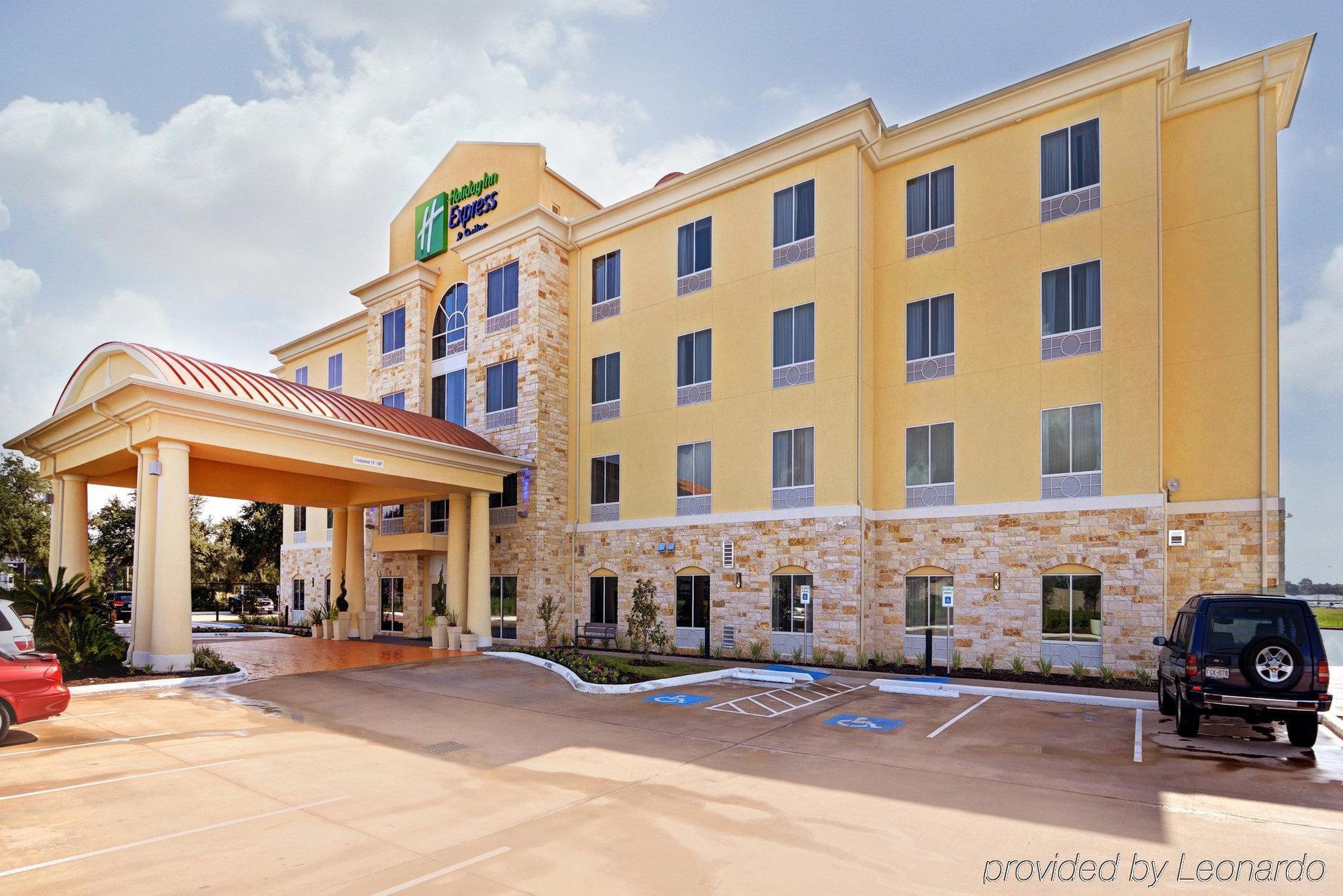 Holiday Inn Express & Suites Houston Northwest-Brookhollow By Ihg Екстериор снимка