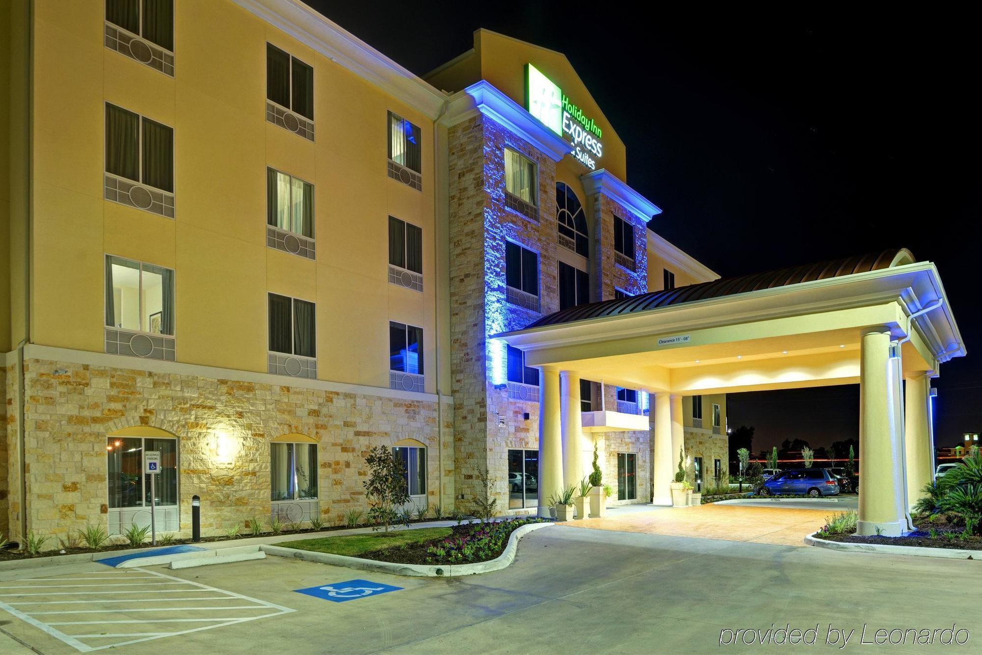 Holiday Inn Express & Suites Houston Northwest-Brookhollow By Ihg Екстериор снимка